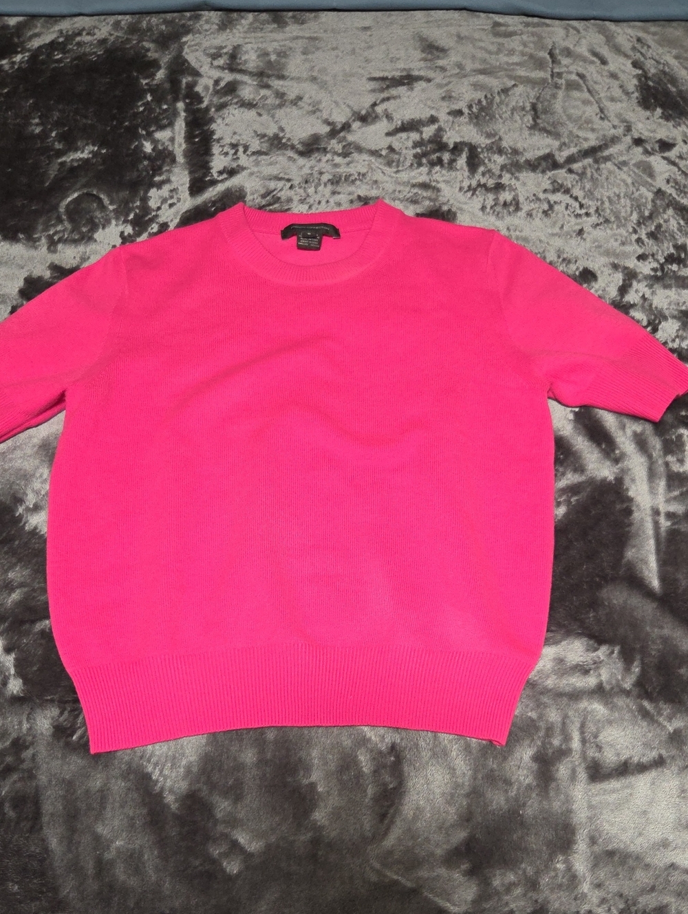 Wome's Crewneck Sweater in Bright Pink
